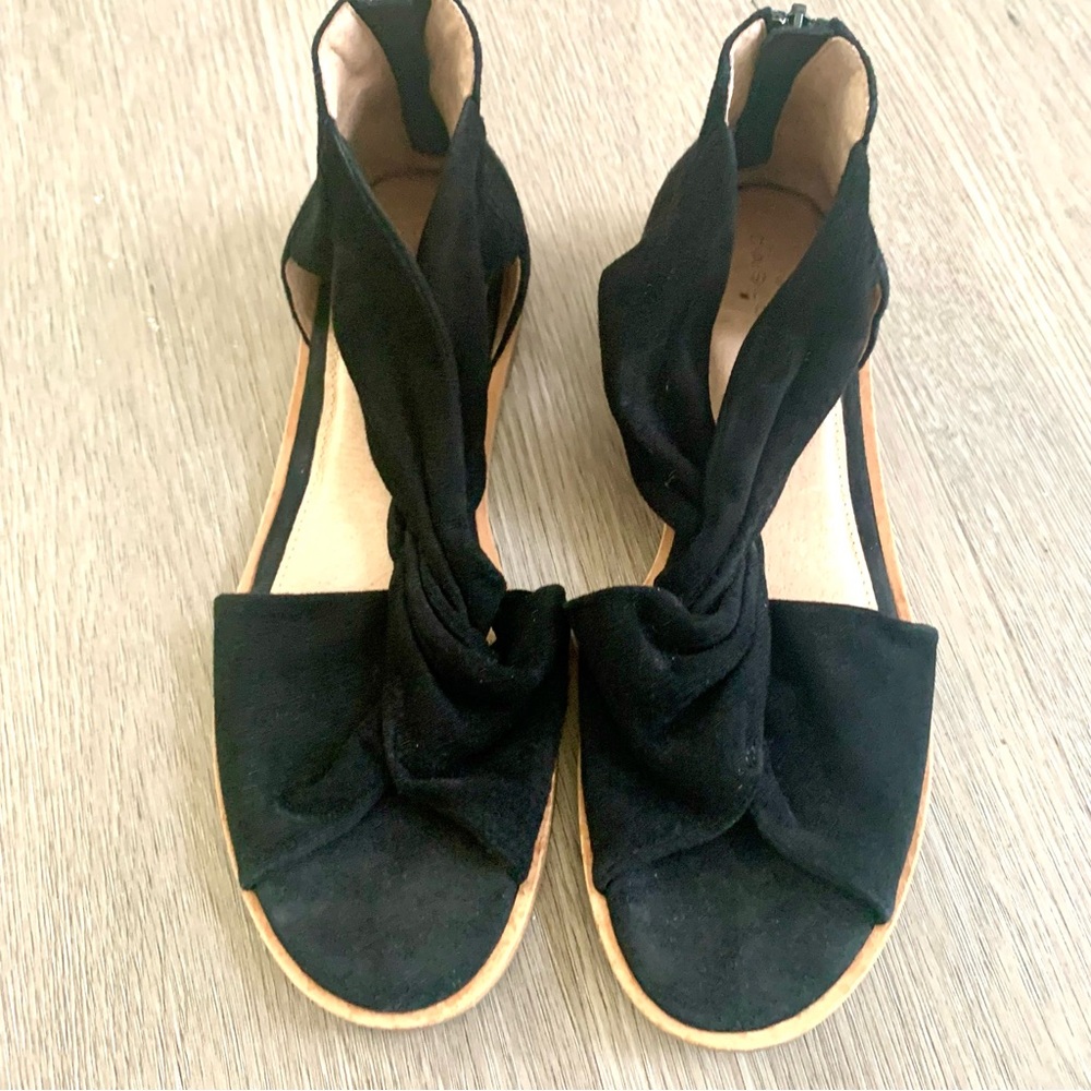 Caslon Black Cross Knot Suede Sandals